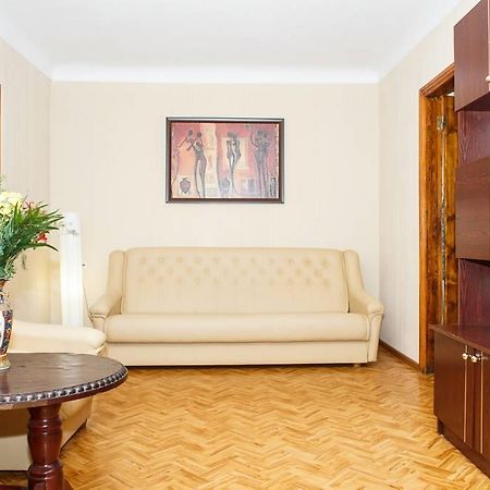 Apartment On Yatsenka Street Near Intourist Hotel Zaporizhia Εξωτερικό φωτογραφία